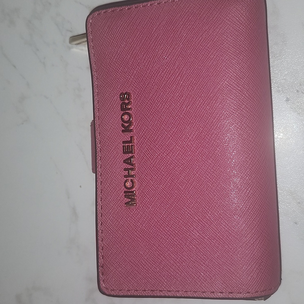 Michael Kors Jet Set Travel Medium Bifold Wallet